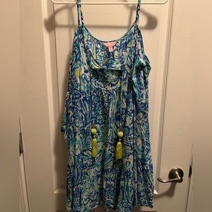 Lilly Pulitzer Alanna dress. Size Med. Flowy dress w/ bell sleeves and tassels.